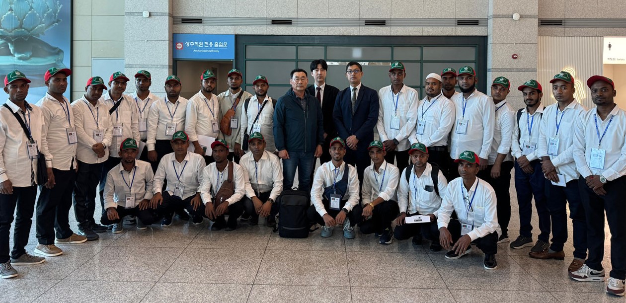 ই ৮ ভিসায় দক্ষিণ কোরিয়ায় গেল ২৫ কর্মী