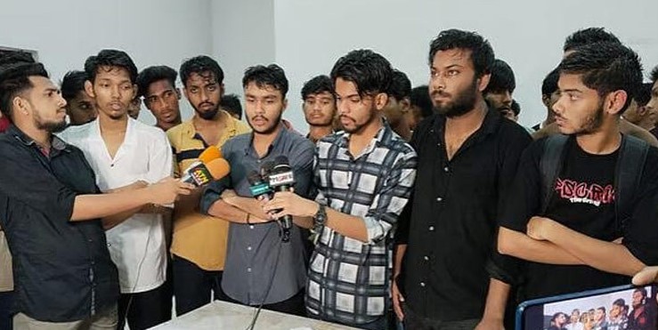রংপুরে বৈষম্যবিরোধী ছাত্র আন্দোলনের গণ পদত্যাগ