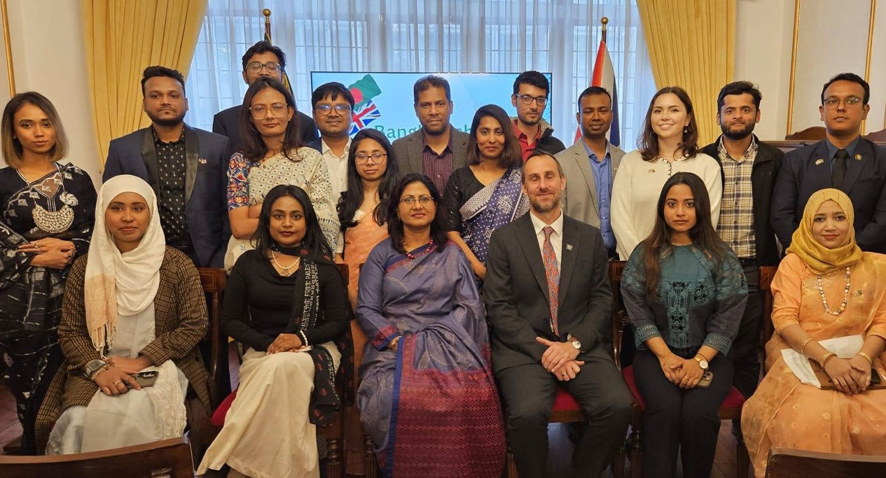 লন্ডনে স্কলারশিপ পাওয়া শিক্ষার্থীদের বাংলাদেশ হাইকমিশনের সংবর্ধনা