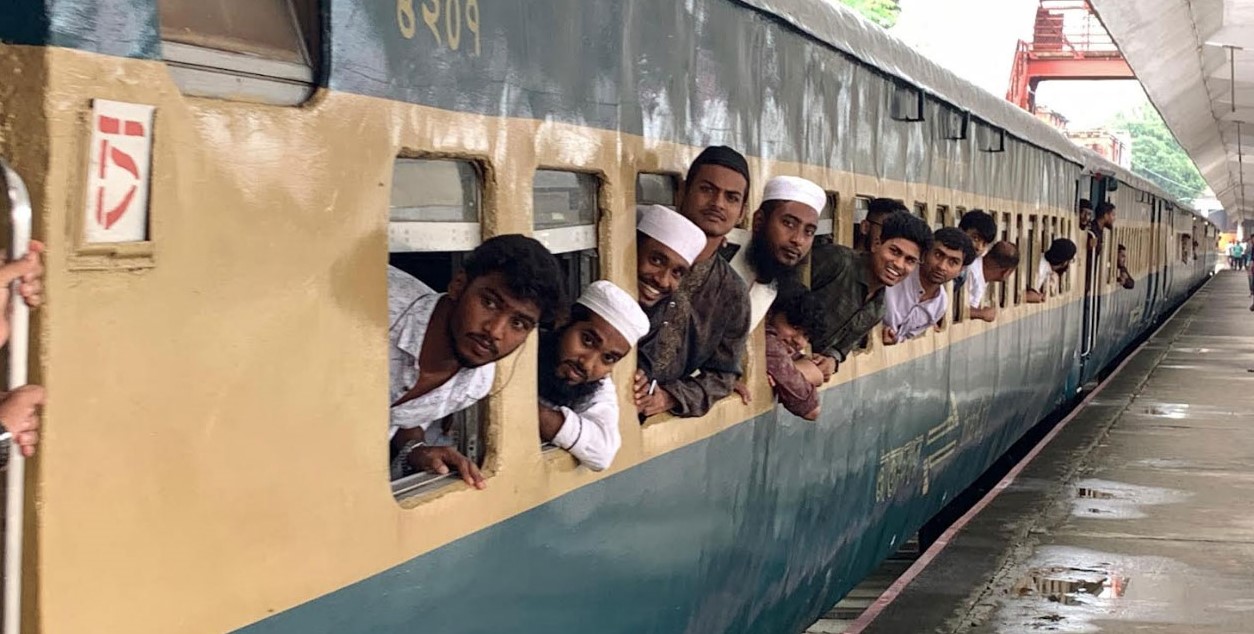 কোচ পছন্দ না হওয়ায় বিক্ষোভ, বিলম্বে ছাড়ল জুলাই বিশেষ ট্রেন