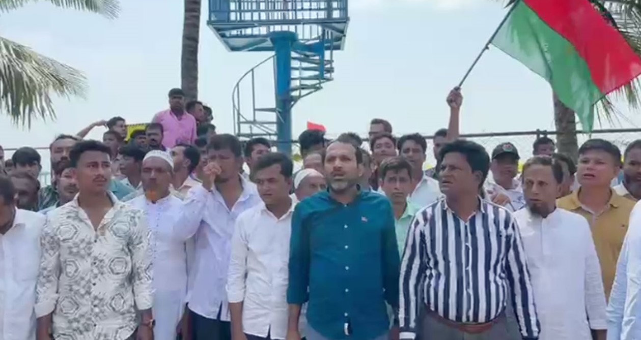 সী পার্ল হোটেলের সামনে বিএনপি নেতাকর্মীদের বিক্ষোভ