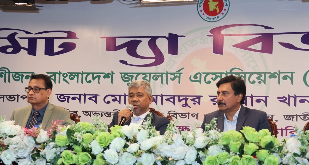 বাজারের বেশিরভাগ স্বর্ণই অবৈধ পথে আসছে