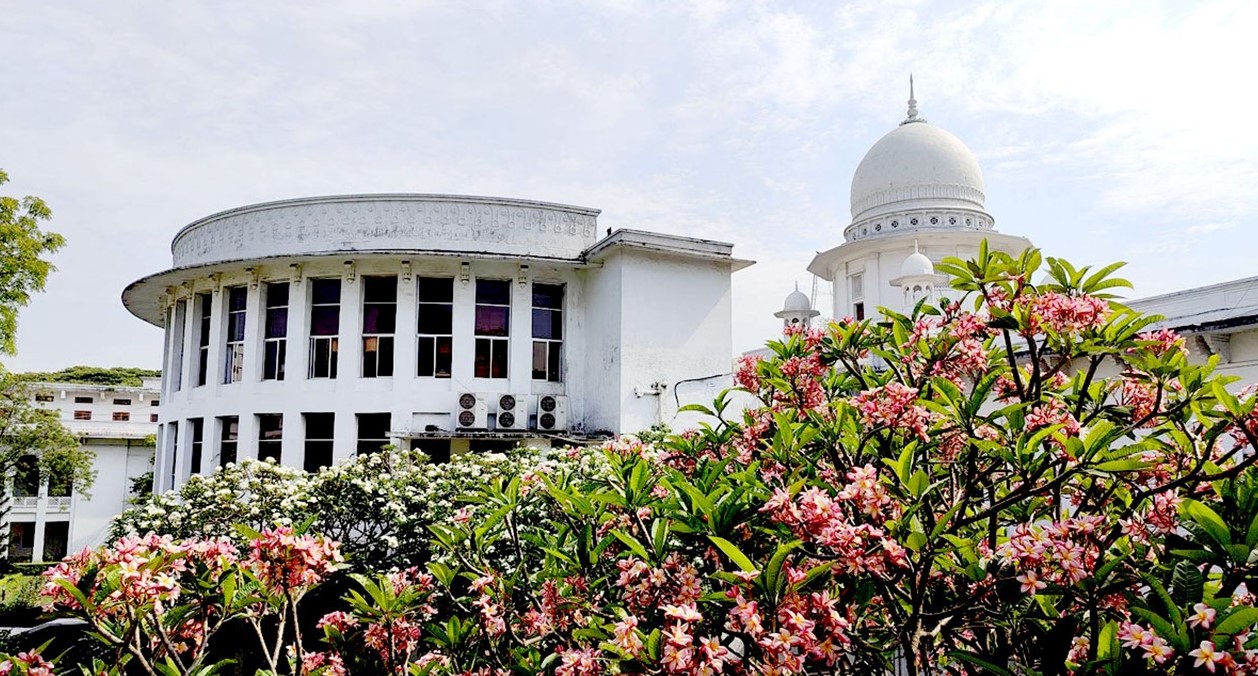 পুরো রমজান মাসে হাইস্কুল বন্ধ রাখতে হাইকোর্টের নির্দেশ
