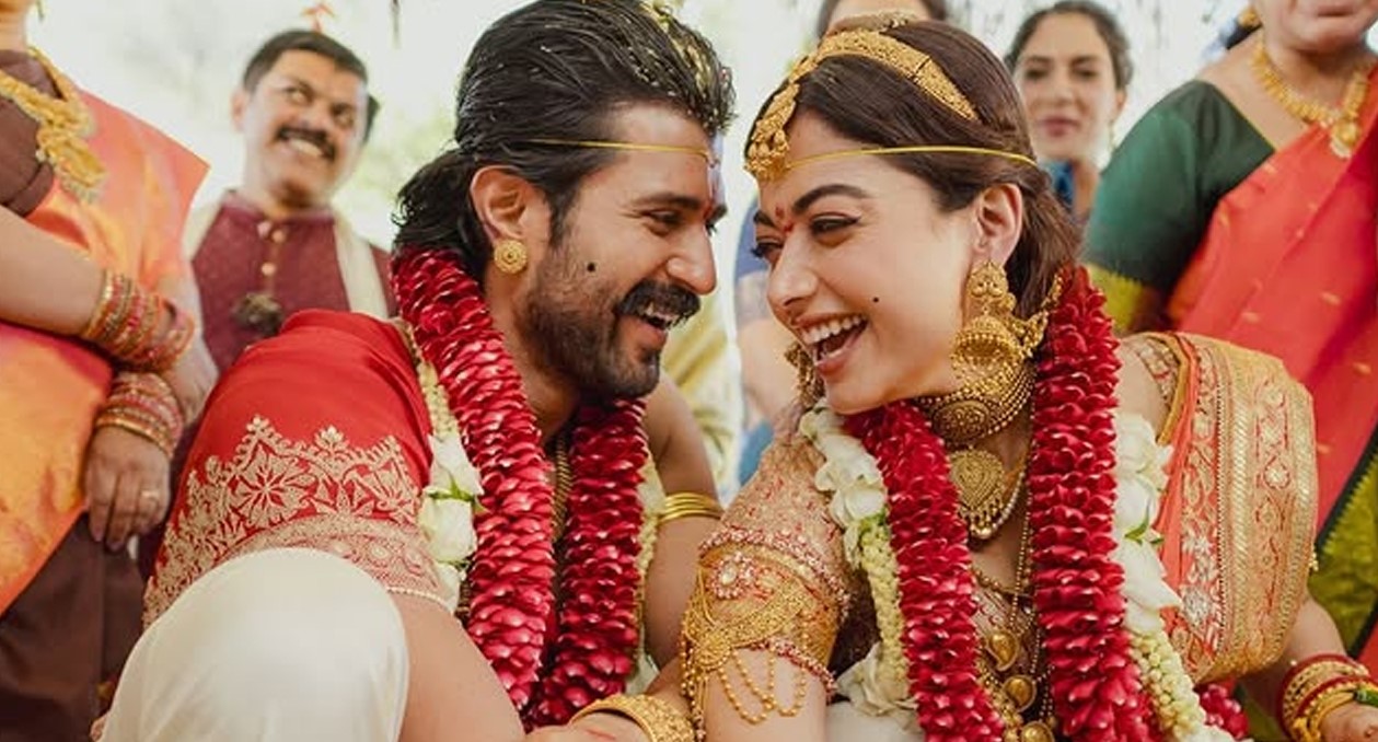 বিয়ের পরেই বড় চমক দিলেন বিজয়-রাশমিকা
