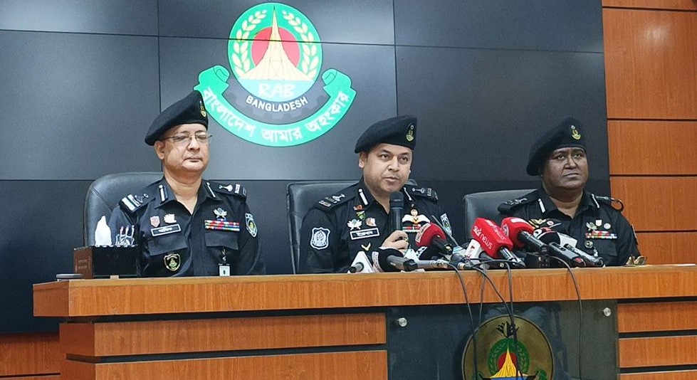 ফের অপরাধমূলক কর্মকাণ্ডে জড়িয়ে পড়ছে চরমপন্থিরা: র‌্যাব