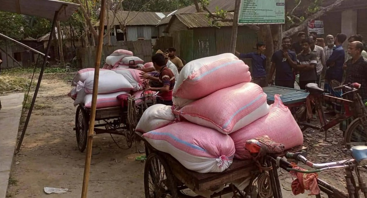 সরিষাবাড়ীতে ৬৬ বস্তা সরকারি ভিজিএফের চাল জব্দ