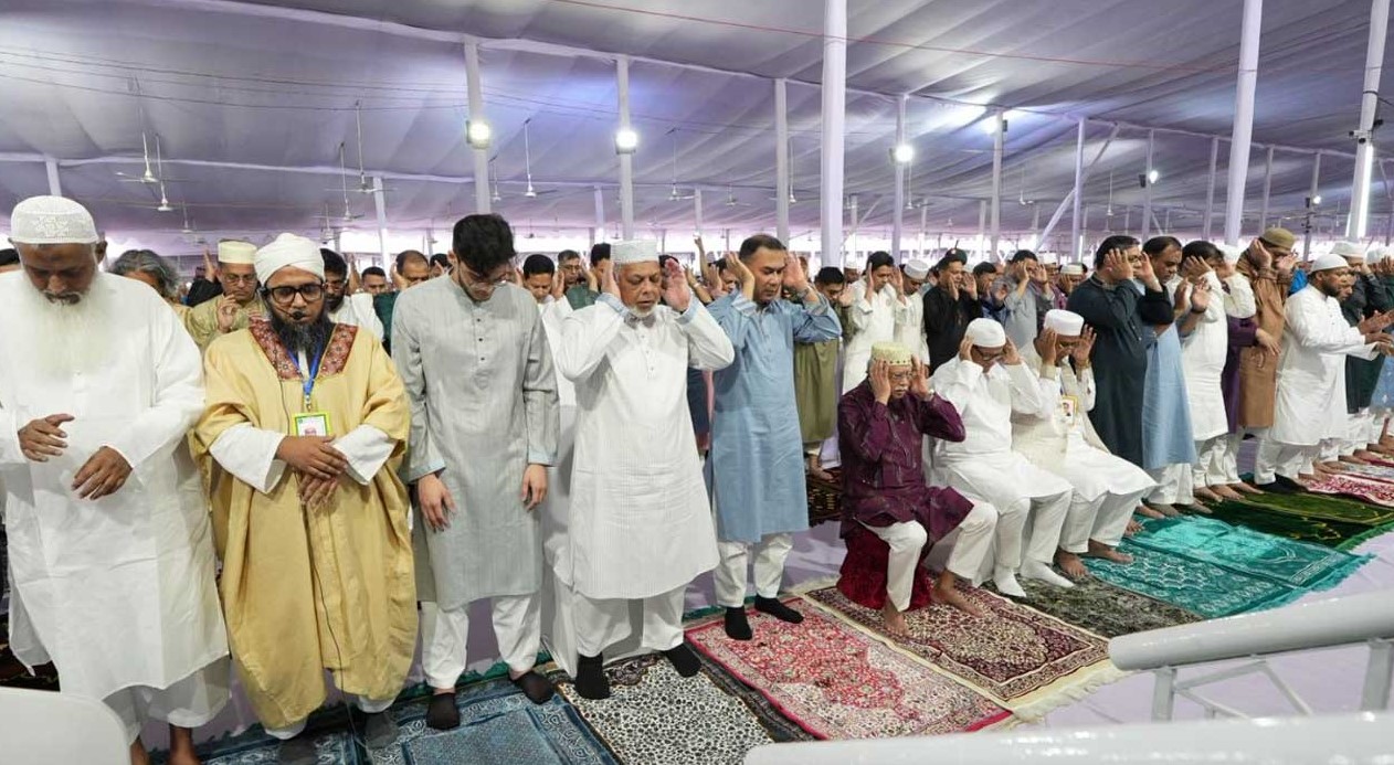 জাতীয় ঈদগাহ ময়দানে পবিত্র ঈদুল ফিতরের প্রধান জামাত অনুষ্ঠিত