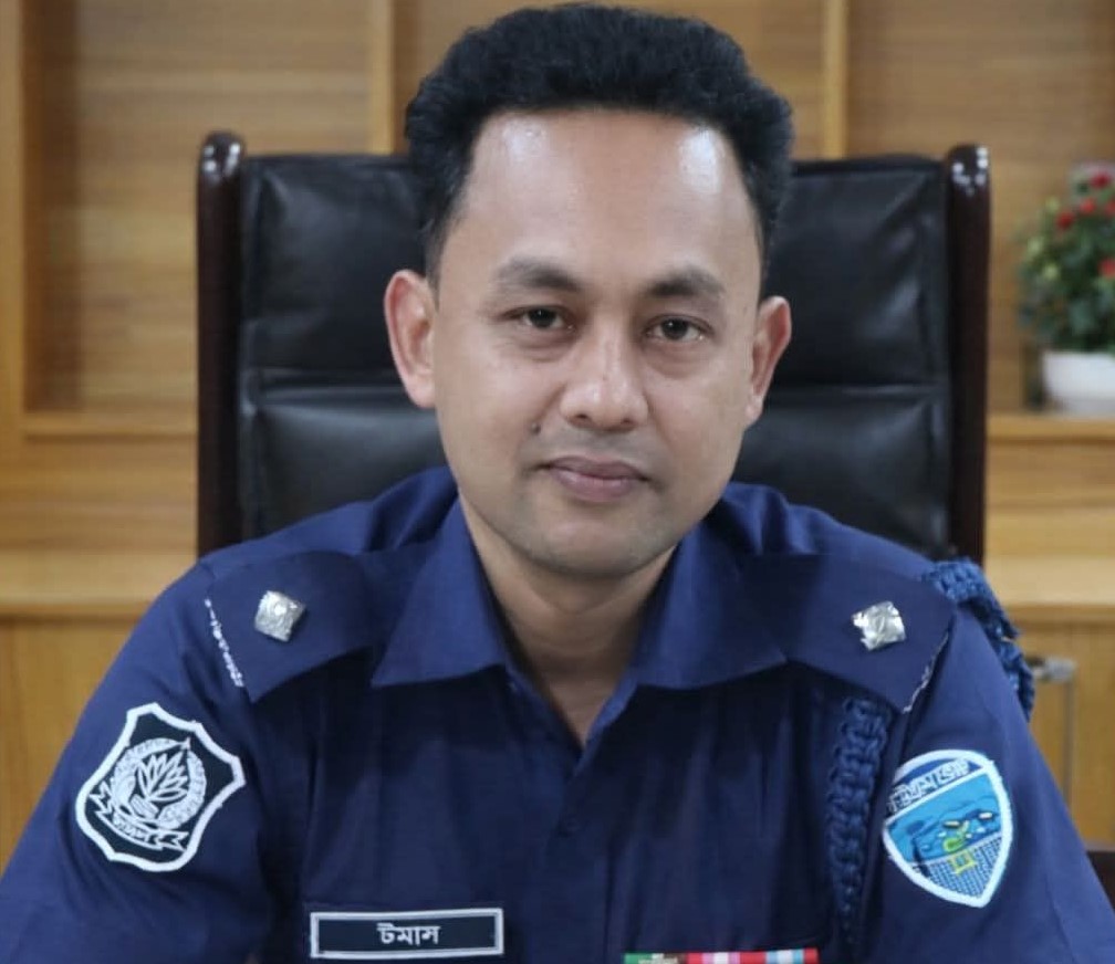 হোমনায় নবাগত ওসি টমাস বড়ুয়ার যোগদান