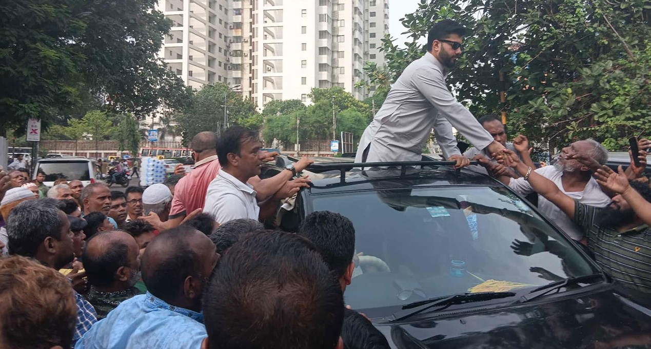 আন্দোলন স্থগিত করেছেন ইশরাক হোসেন