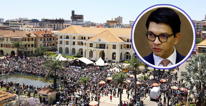 পালিয়ে গেলেন মাদাগাস্কারের প্রেসিডেন্ট আন্দ্রি রাজোয়েলিনা 