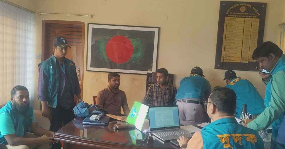 ঘুষের টাকাসহ দুদকের জালে আটক উপজেলা প্রকল্প কর্মকর্তা