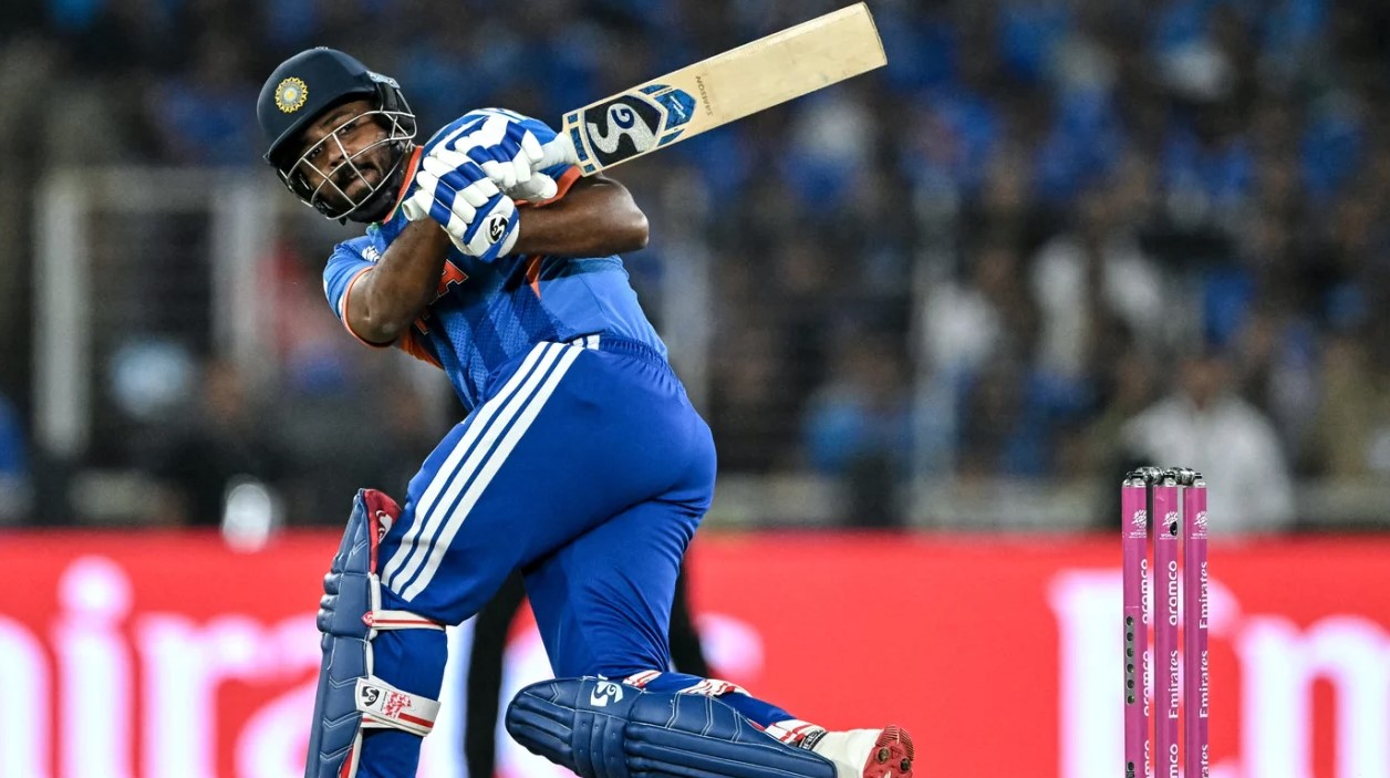 টানা তৃতীয় ফিফটি স্যামসনের