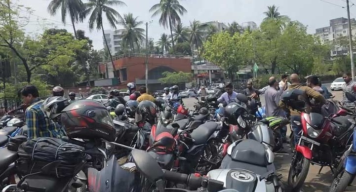 জ্বালানি সংকট রাজধানীতে, বাইকারদের প্রতীক্ষা-ভোগান্তি