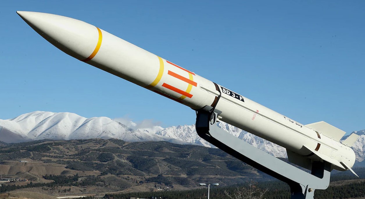 কাতার ও বাহরাইনে মিসাইল ছুড়ল ইরান