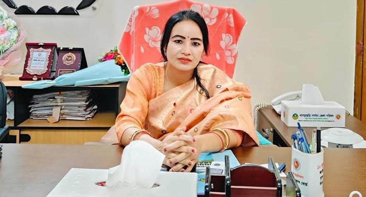 স্বামীর বিরুদ্ধে জিডি করেছেন জেলা পরিষদ চেয়ারম্যান জিরুনা
