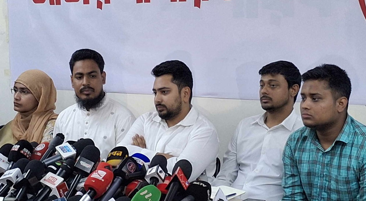 উপদেষ্টা আসিফ ও মাহফুজের সঙ্গে এনসিপির কোনো সম্পর্ক নেই: নাহিদ