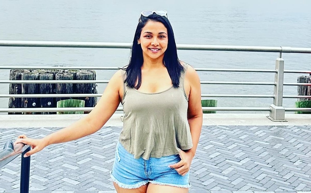 ছুটি কাটাতে হাডসন নদীর তীরে রুনা খান