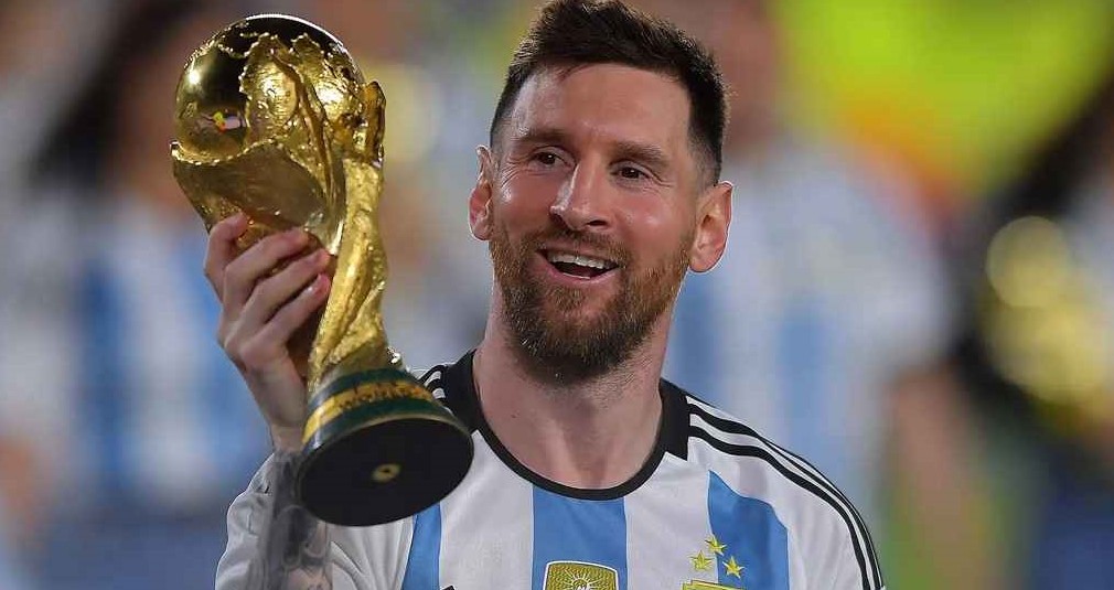 আজ ফুটবল জাদুকর মেসির জন্মদিন
