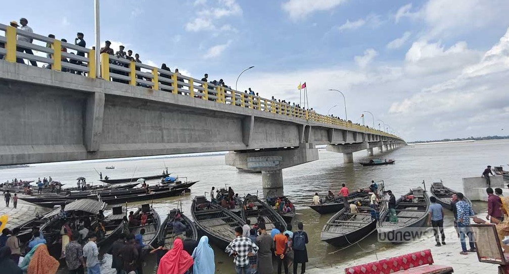 তিস্তায় মওলানা ভাসানী সেতুর রিফ্লেক্টর লাইট চুরি
