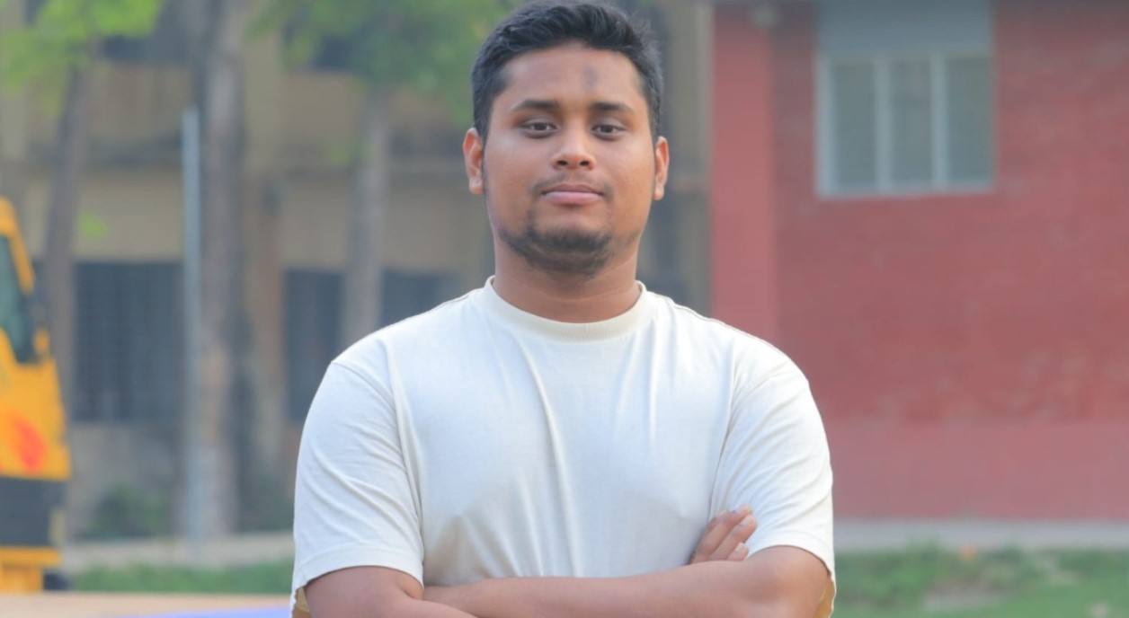 ডাকসুর ‘জয়-পরাজয়’ নিয়ে মাঝরাতে হাসনাতের সতর্কবার্তা