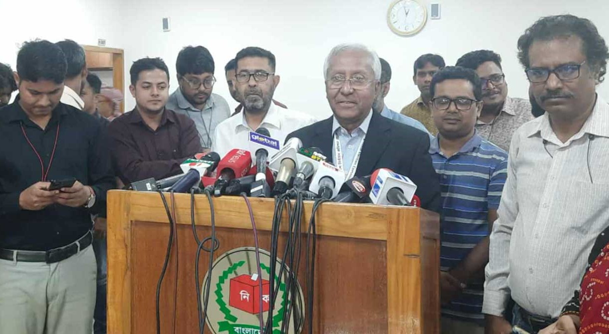 ২০ অক্টোবর নিরাপত্তা বাহিনীর সঙ্গে বৈঠকে বসবে ইসি