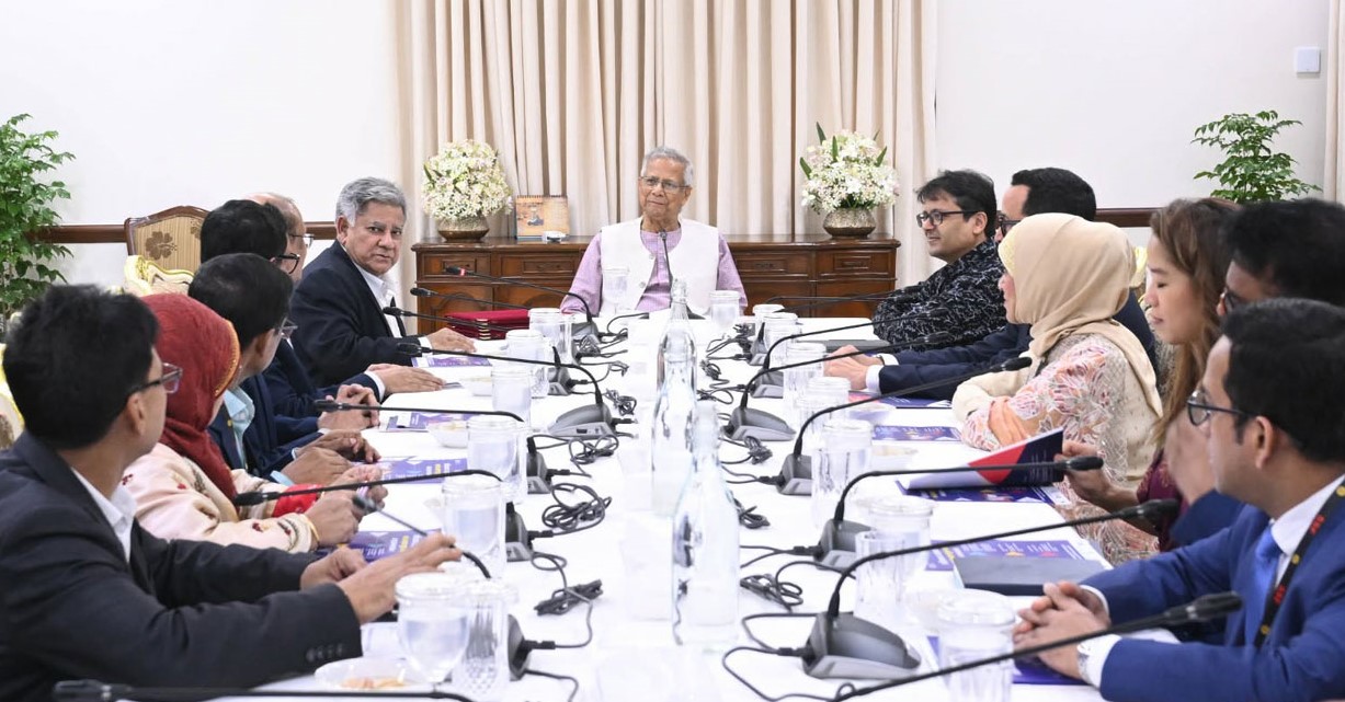 শ্রমজীবী মানুষের অধিকার আদায়ে স্মরণীয় দিন আজ: ড. ইউনূস
