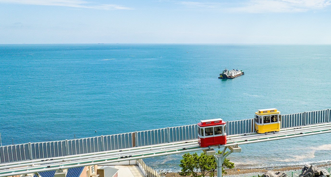 এশিয়ার ভ্রমণ গন্তব্যে বাড়ছে ভিড় ও বিশৃঙ্খলা