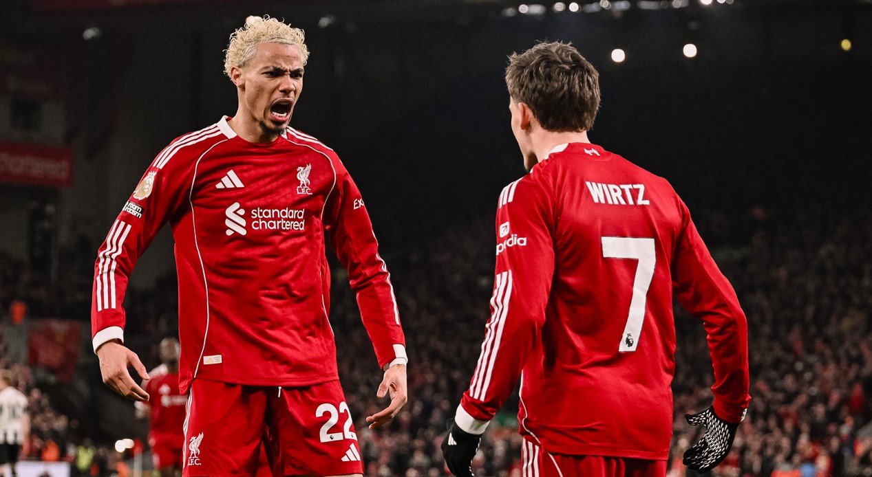 নিউক্যাসলকে উড়িয়ে সেরা পাঁচে লিভারপুল