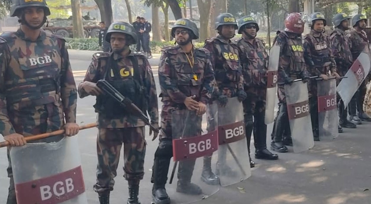 প্রধান উপদেষ্টার বাসভবন এলাকায় ১৪৪ ধারা জারি