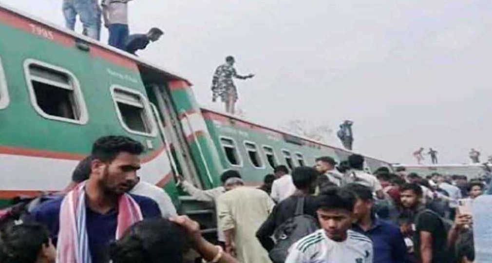 নীলসাগর এক্সপ্রেসের ৯ বগি লাইনচ্যুত, তদন্ত কমিটি গঠন