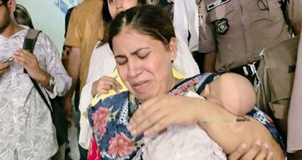 দুধের শিশুসহ যুব মহিলা লীগ নেত্রী কারাগারে