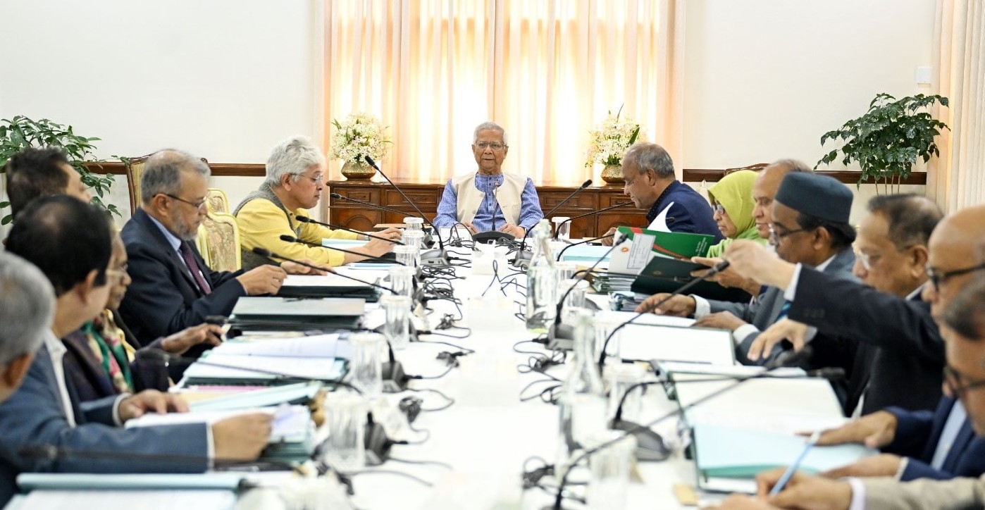 শেষ বেলায় বিদেশিদের সঙ্গে বড় বড় চুক্তি