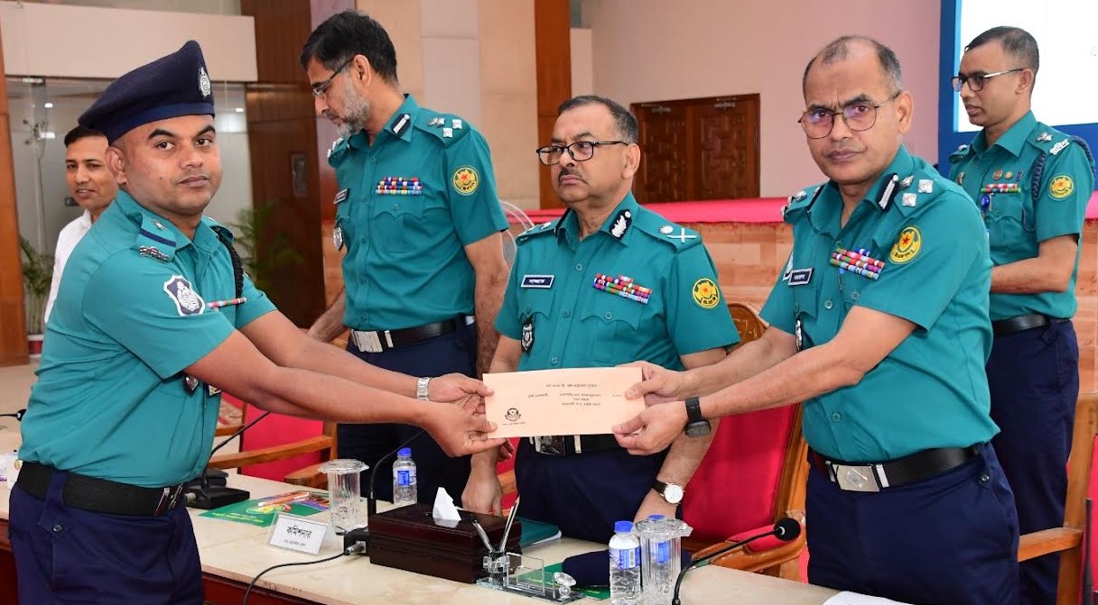 ডিএমপিতে বিভিন্ন ক্যাটাগরিতে মার্চ মাসে সেরা হলেন যারা