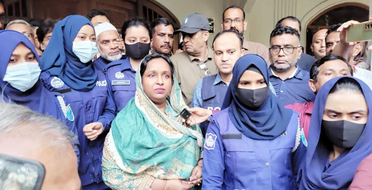 সেলিনা হায়াত আইভী গ্রেফতার