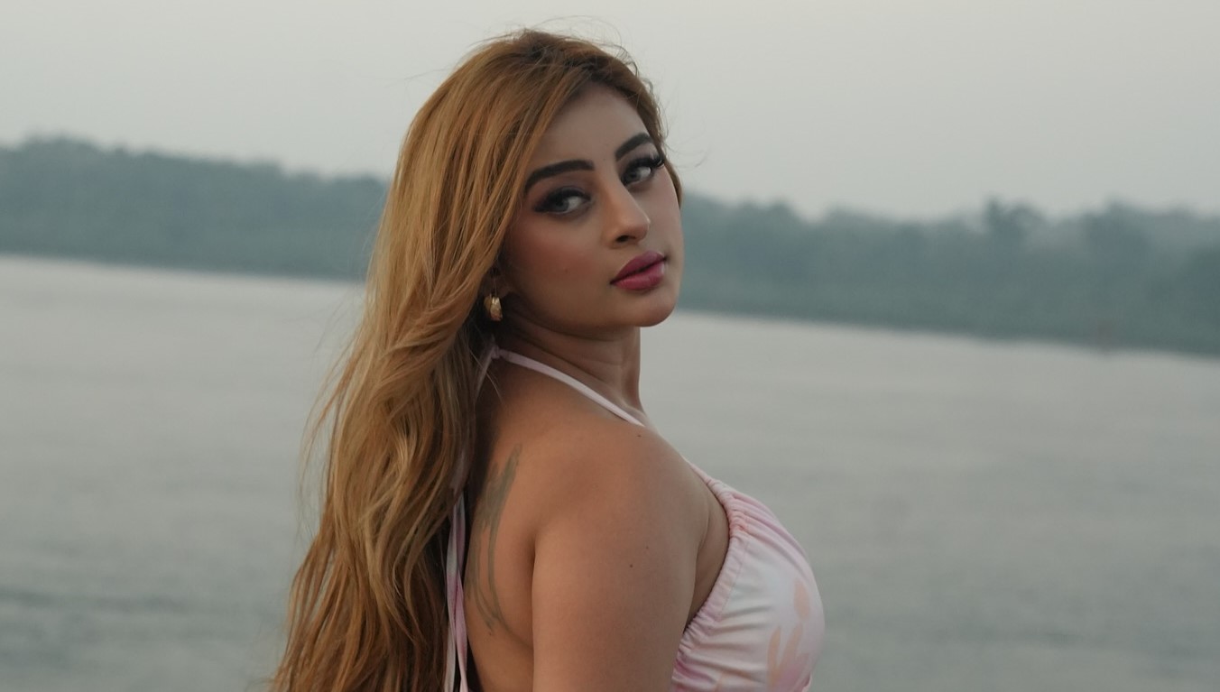 বর্ষায় চুলের যত্ন নেবেন যেভাবে
