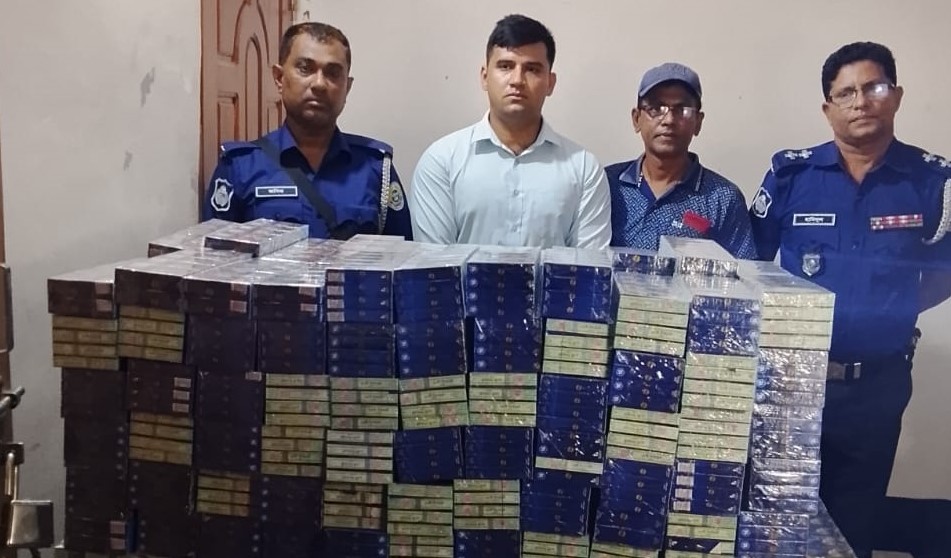 কলাপাড়ায় সাড়ে ১০ হাজার প্যাকেট অবৈধ সিগারেট জব্দ