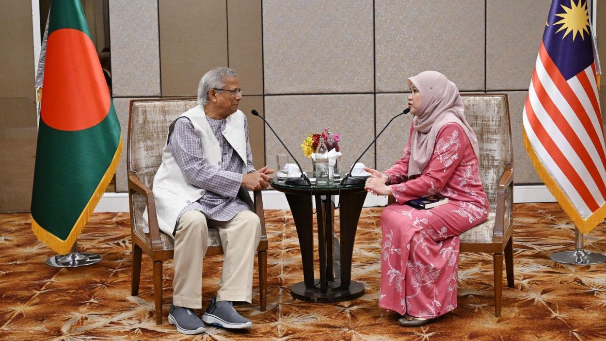 প্রধান উপদেষ্টার সঙ্গে মালয়েশিয়ার শিক্ষামন্ত্রীর সৌজন্য সাক্ষাৎ