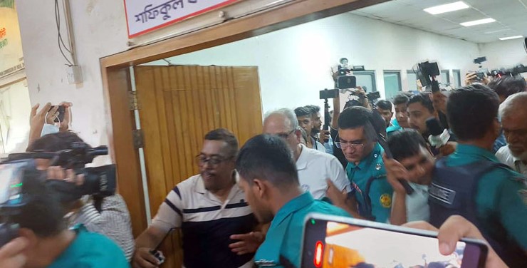 লতিফ সিদ্দিকী ও ঢাবি অধ্যাপক কার্জনসহ ১৬ জন কারাগারে