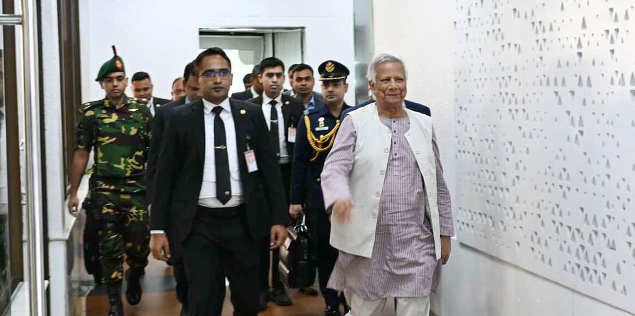 দেশে ফিরেছেন প্রধান উপদেষ্টা ড. মুহাম্মদ ইউনূস