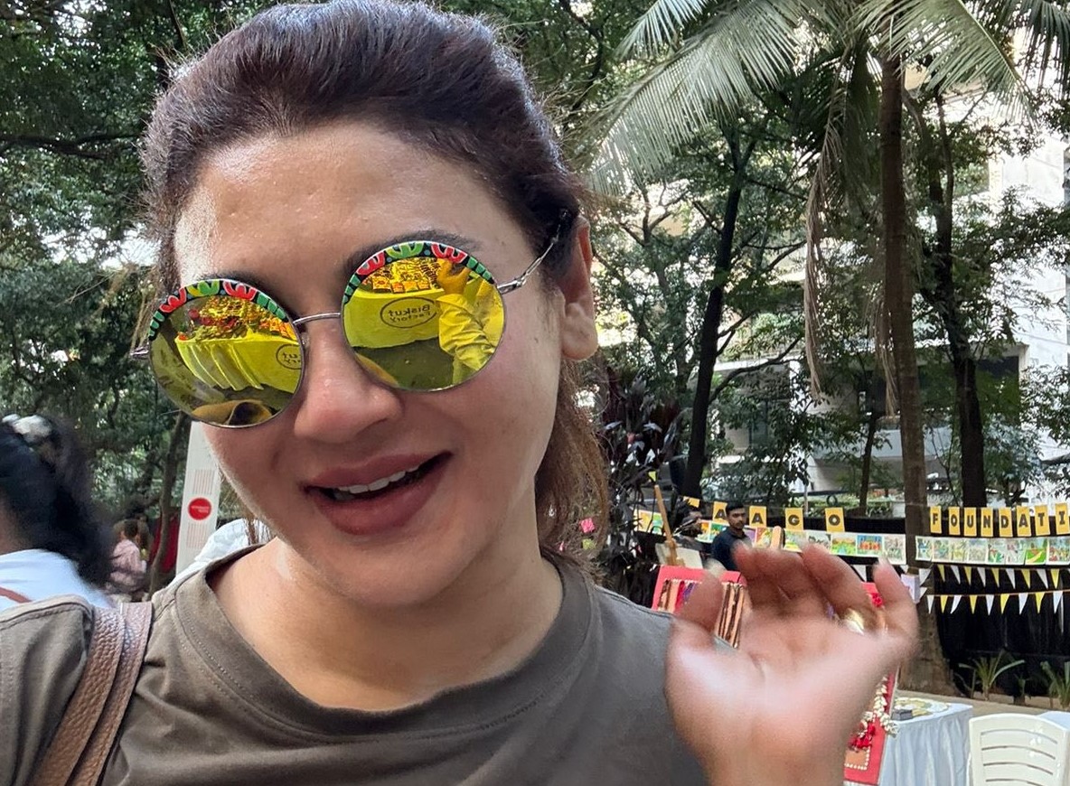 জয়ার ক্যাপশন নিয়ে নেটিজেনদের কৌতূহল