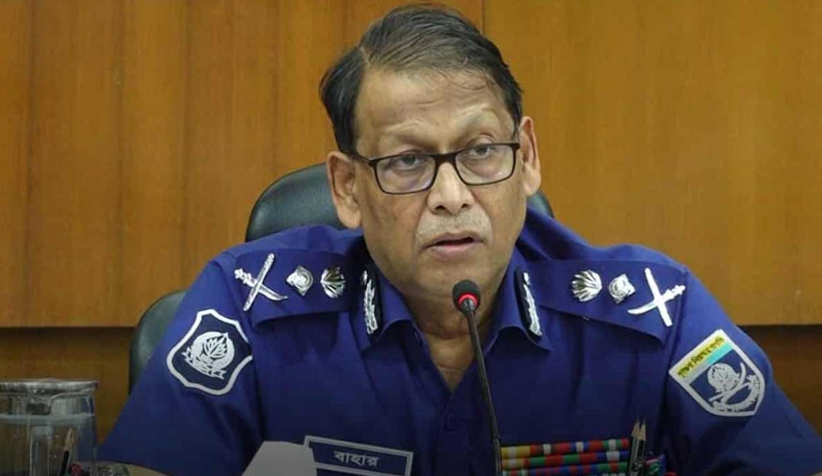 আইজিপি বাহারুলের বরখাস্ত চেয়ে প্রধান উপদেষ্টার কাছে আবেদন