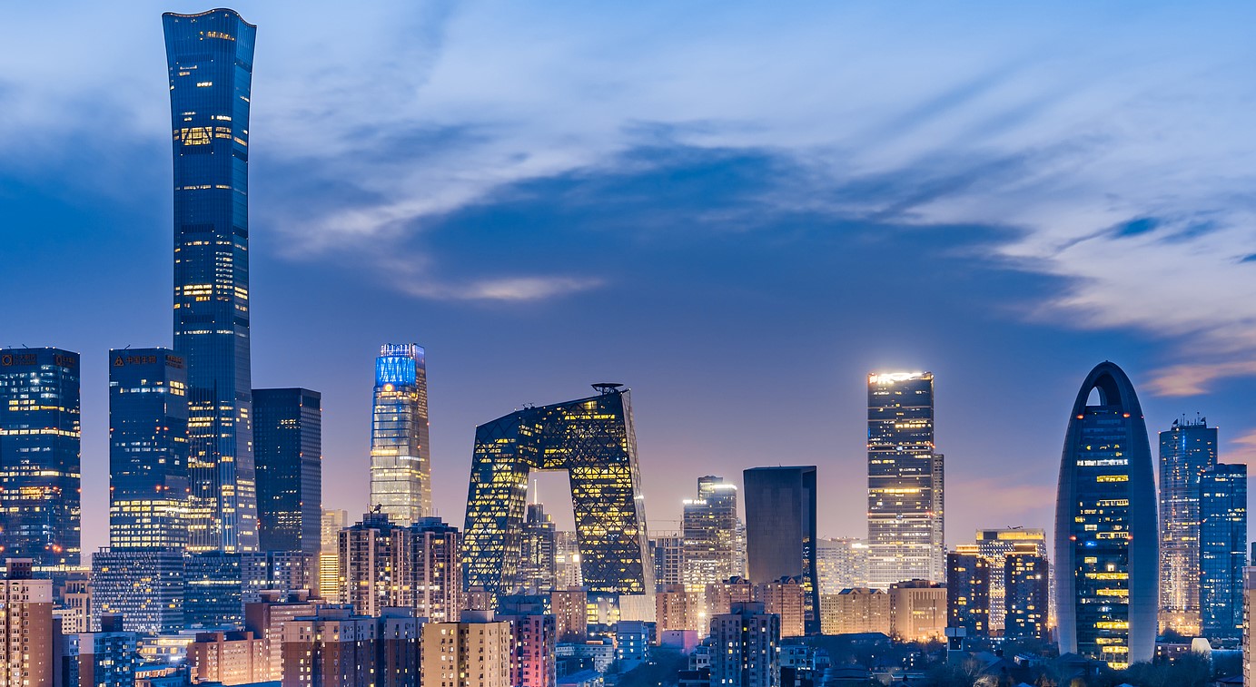 পর্যটকের স্রোতে বিপর্যস্ত শহর