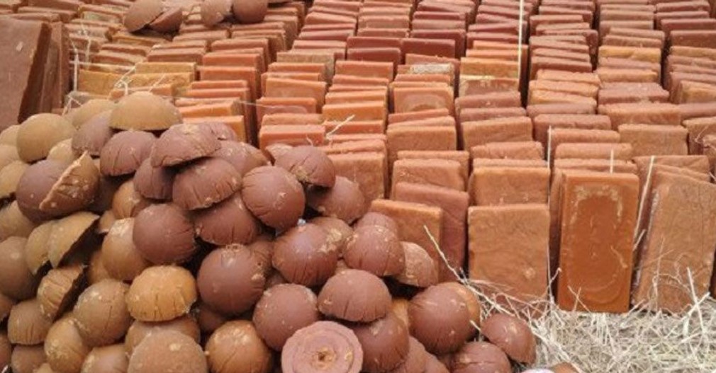 শীতে খেজুর গুড় খেলে কী হয়?