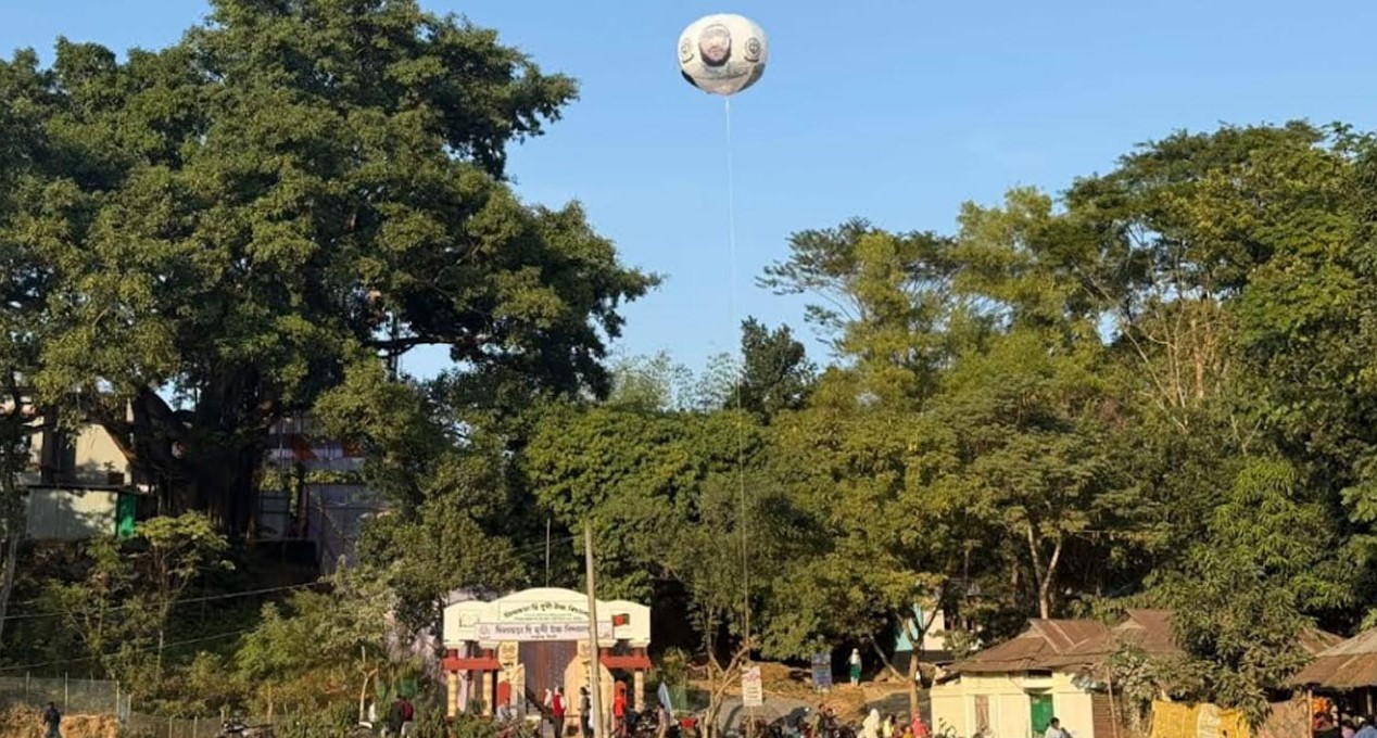 ফেঞ্চুগঞ্জ থেকে ওড়া বেলুন নিয়ে ভারতে তোলপাড়