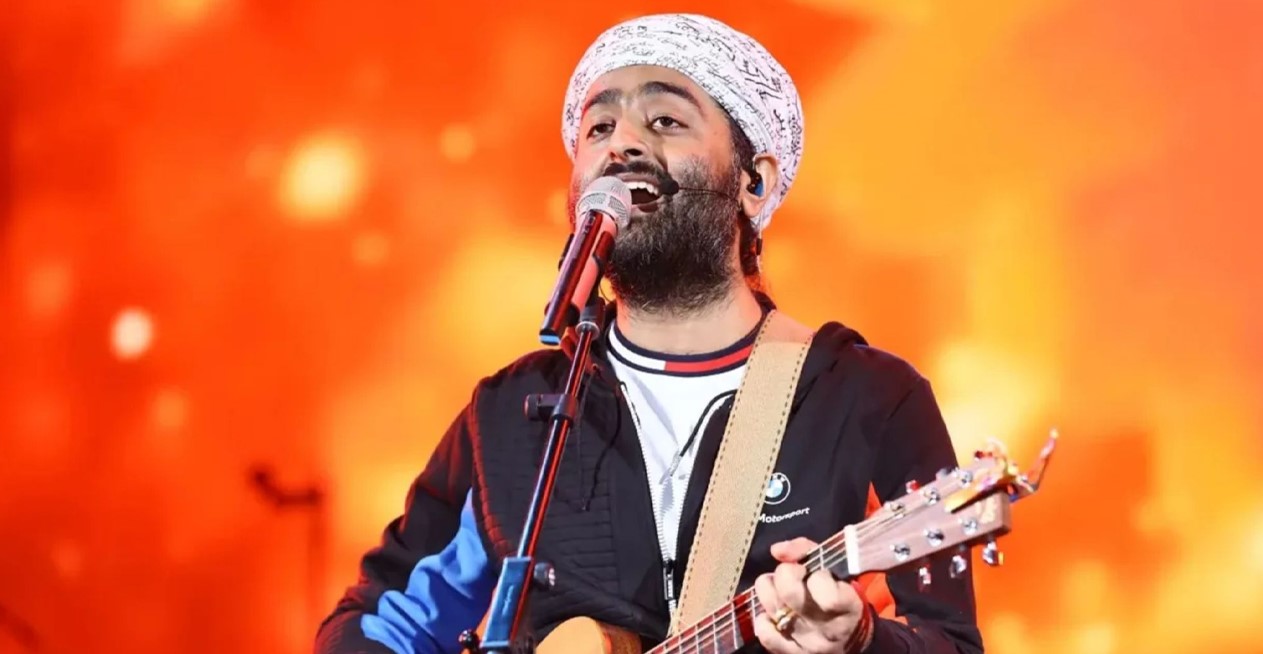 রাজনীতিতে নামতেই কি গান ছাড়লেন অরিজিৎ সিং?