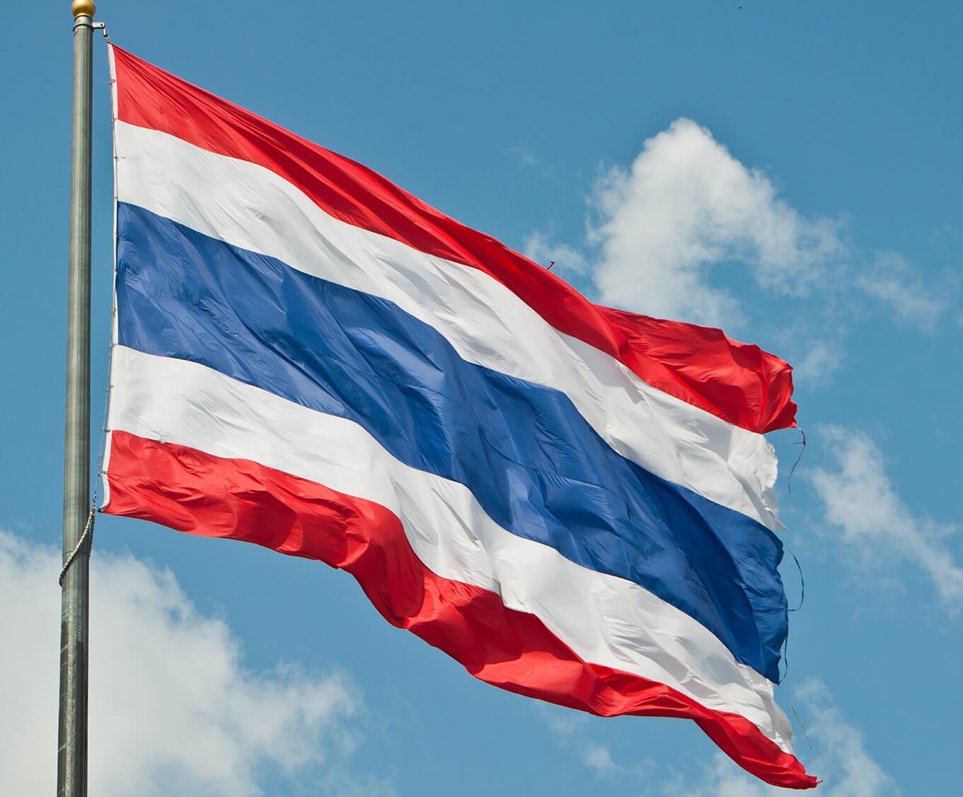 থাইল্যান্ডে আজ সংসদ নির্বাচন, হবে গণভোটও