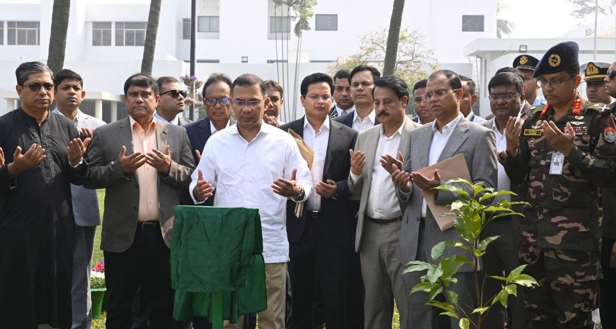 প্রথমবারের মতো তেজগাঁও প্রধানমন্ত্রীর কার্যালয়ে তারেক রহমান