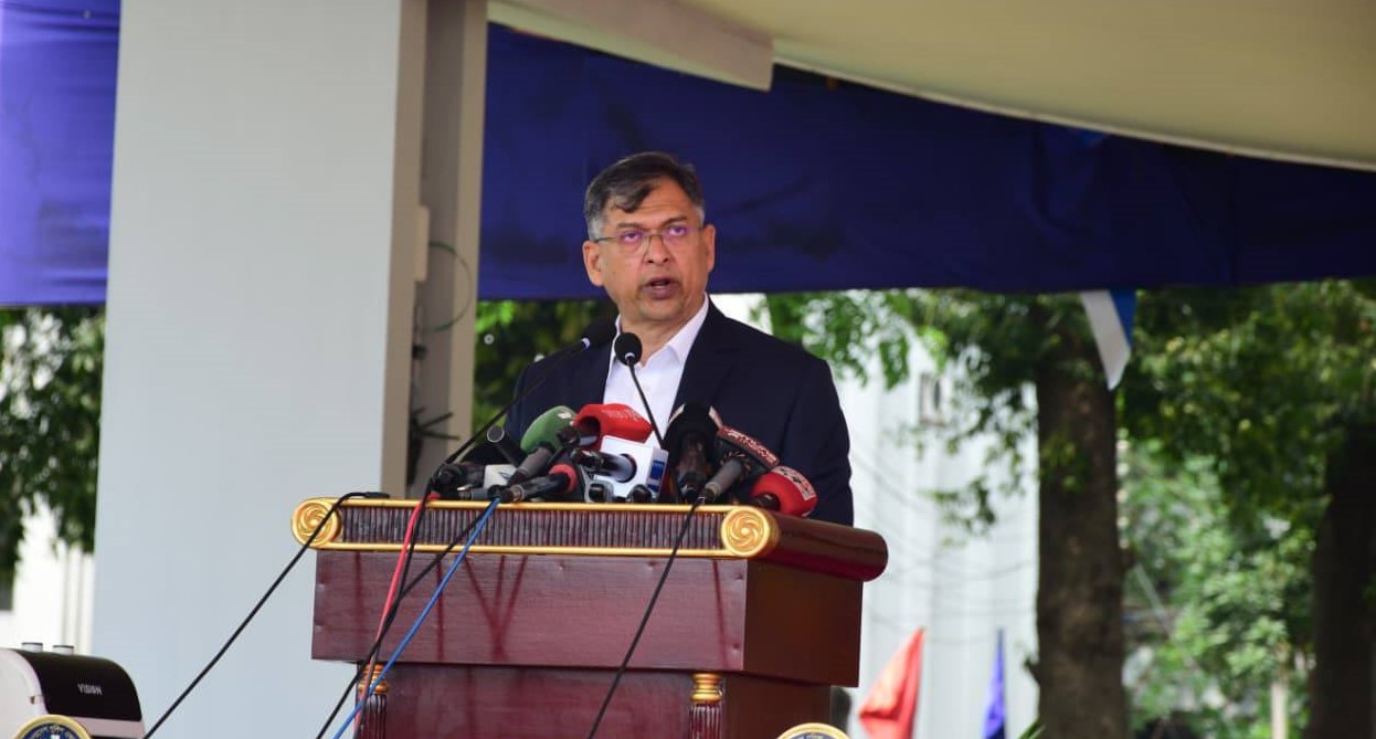 পুলিশকে আগের পোশাকে ফেরাতে কাজ করছে সরকার: স্বরাষ্ট্রমন্ত্রী