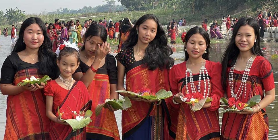 নদীতে ফুল ভাসিয়ে বিজু উৎসব শুরু, পাহাড়ে মঙ্গল ও শান্তি কামনা