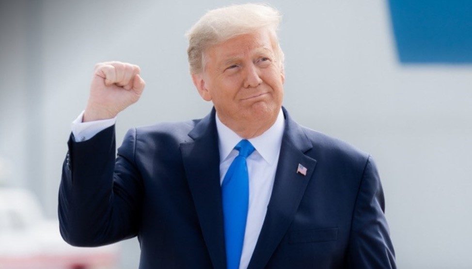 বন্দুকধারীর গুলি, নৈশভোজ থেকে সরিয়ে নেওয়া হলো ট্রাম্পকে